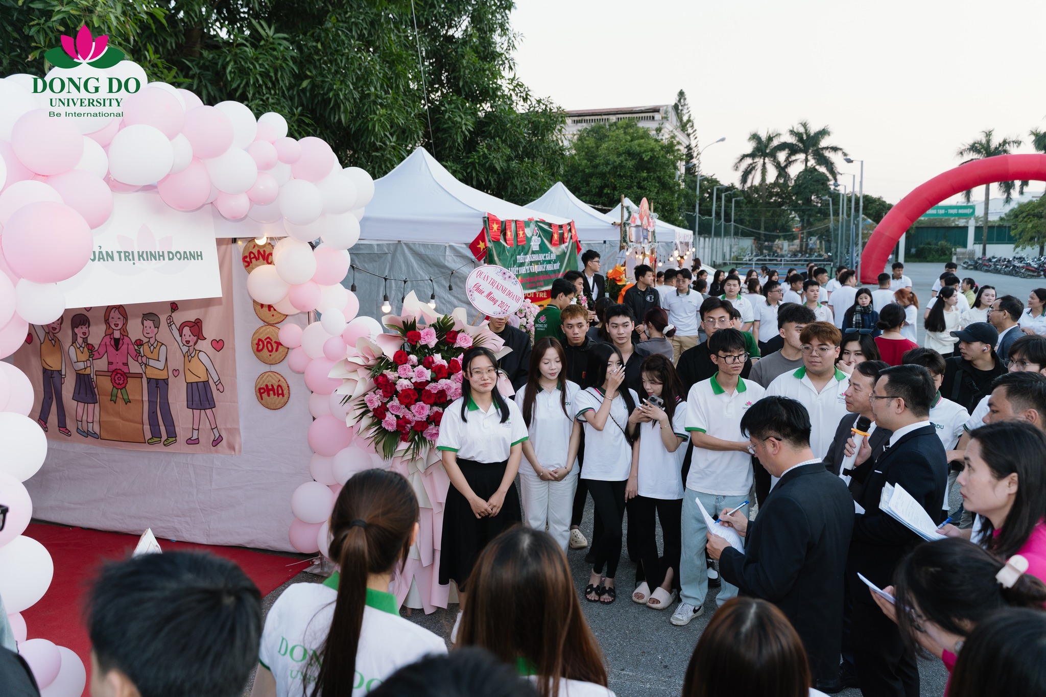 Sắc màu Hội trại Đông Đô - Sáng tạo gắn liền chuyên môn trong Chuỗi hoạt động Chào mừng Ngày Nhà giáo Việt Nam 20/11