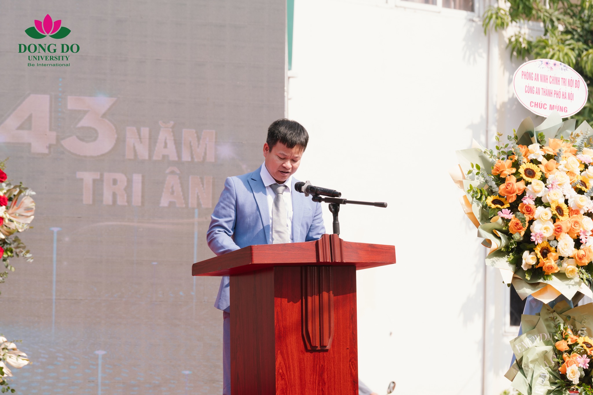 TS. Nguyễn Đình Tân – Phó Hiệu trưởng phụ trách – gửi lời tri ân đến đội ngũ cán bộ, giảng viên Nhà trường nhân dịp 20/11