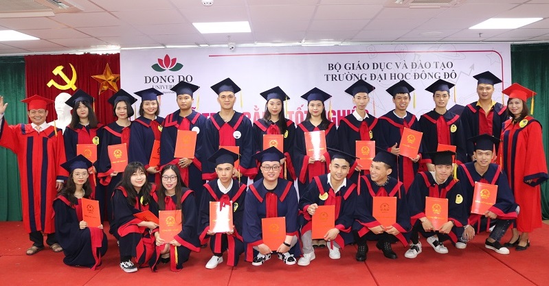 Lễ trao bằng tốt nghiệp Đại học chính quy năm 2019