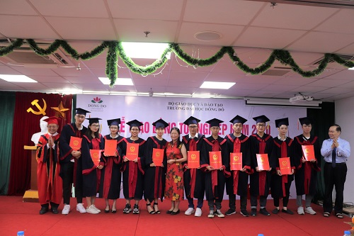 Lễ trao bằng tốt nghiệp Đại học khóa học 2016 - 2020